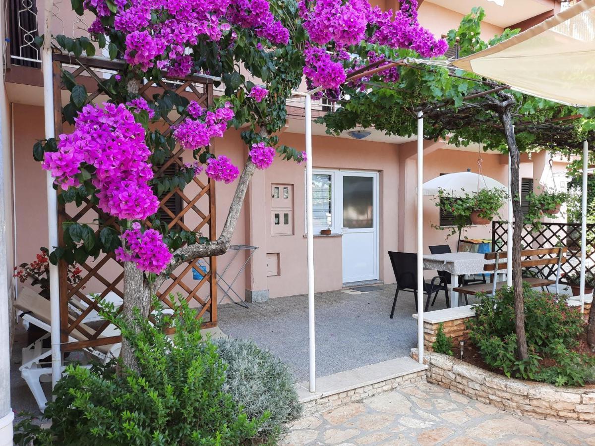 Apartment Nino In Pula Zewnętrze zdjęcie